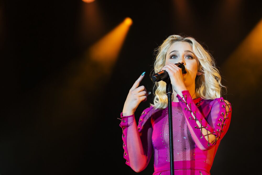 18-Zara-Larsson-240616-Fredagsrock-Tivoli-Photo-Martin-Kleisberg-1000x668 Concert 